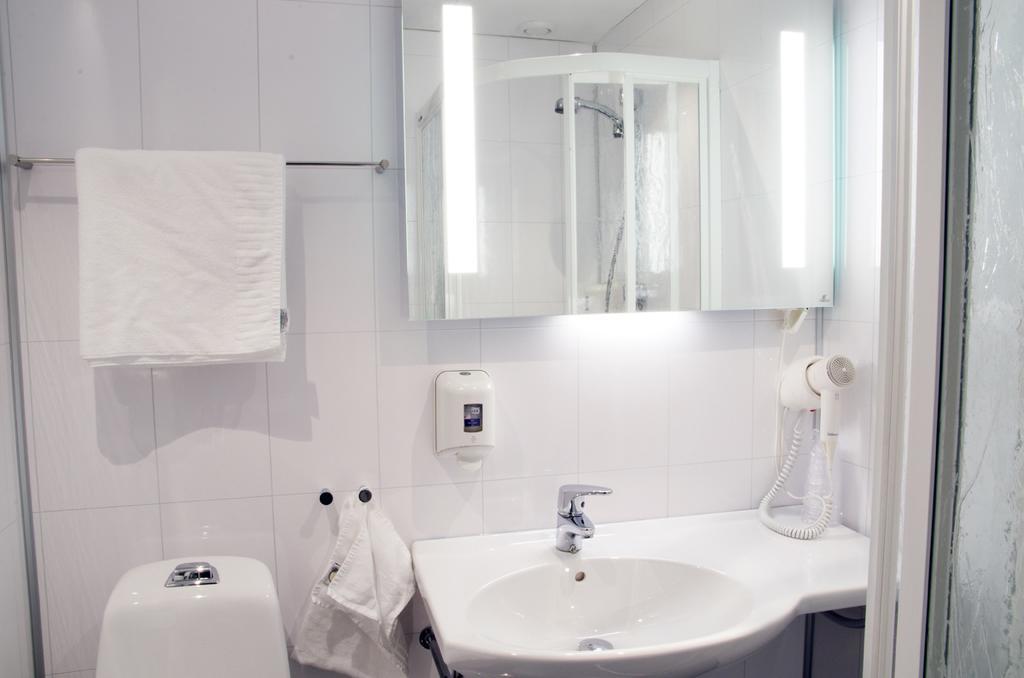 Hamaroy Hotel Innhavet Bagian luar foto